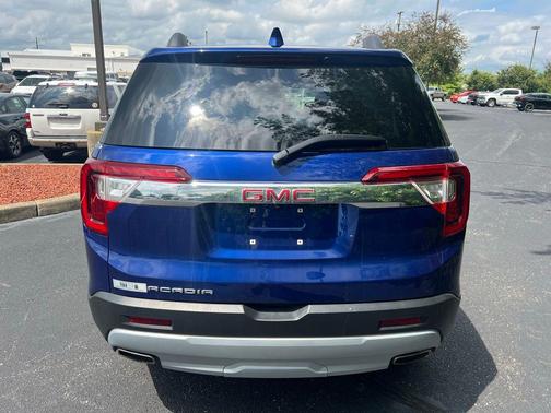 2023 GMC Acadia FWD SLT