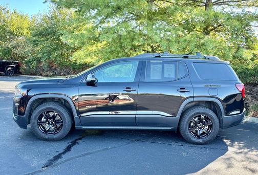 2023 GMC Acadia AWD AT4
