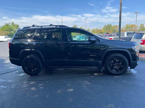 2023 GMC Acadia AWD AT4