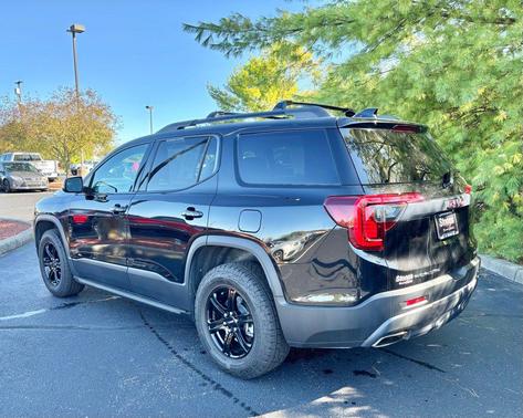 2023 GMC Acadia AWD AT4