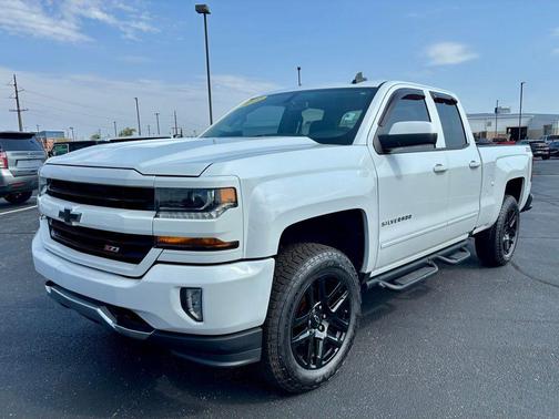 Summit White 2019 Chevrolet Silverado 1500 2LT