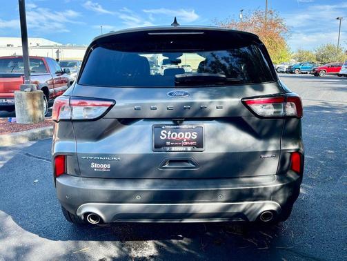 2022 Ford Escape Titanium