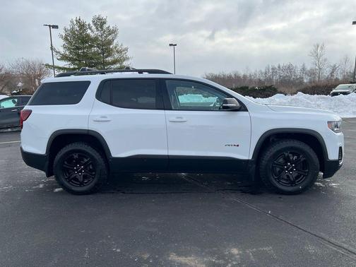 2023 GMC Acadia AWD AT4