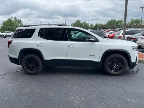 2023 GMC Acadia AWD AT4