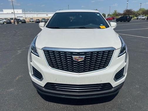 Crystal White Tricoat 2022 Cadillac XT5 Luxury