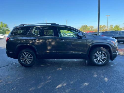 2019 GMC Acadia SLE-2