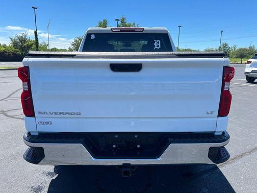 Summit White 2023 Chevrolet Silverado 1500 LT
