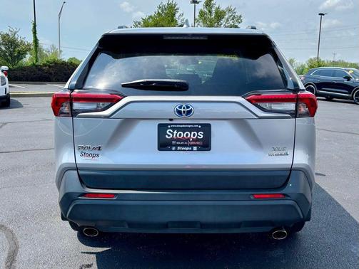 Silver Sky Metallic 2019 Toyota RAV4 Hybrid XLE