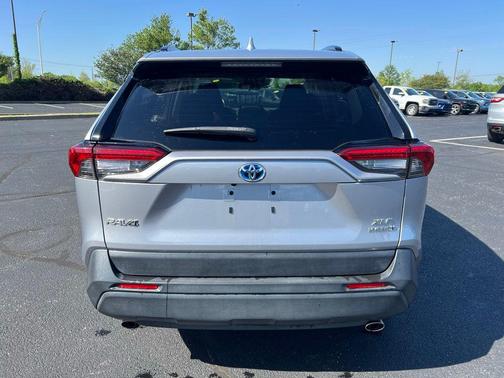 Silver Sky Metallic 2019 Toyota RAV4 Hybrid XLE