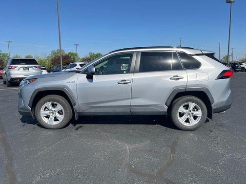 Silver Sky Metallic 2019 Toyota RAV4 Hybrid XLE