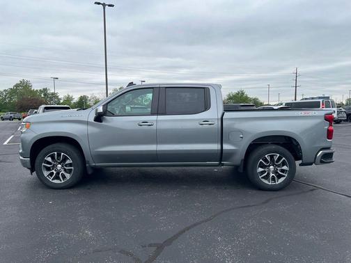 Sterling Gray Metallic 2024 Chevrolet Silverado 1500 LT
