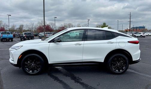 Summit White 2024 Buick Envista Sport Touring FWD