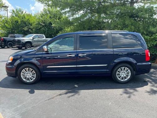 2015 Chrysler Town & Country Touring-L