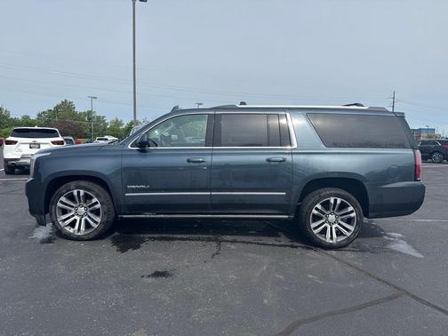 Dark Sky Metallic 2020 GMC Yukon XL Denali