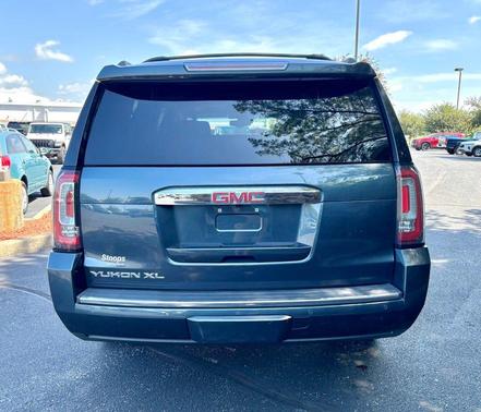 Dark Sky Metallic 2020 GMC Yukon XL Denali
