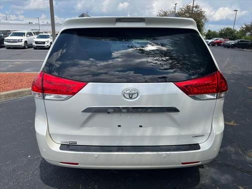 2013 Toyota Sienna XLE