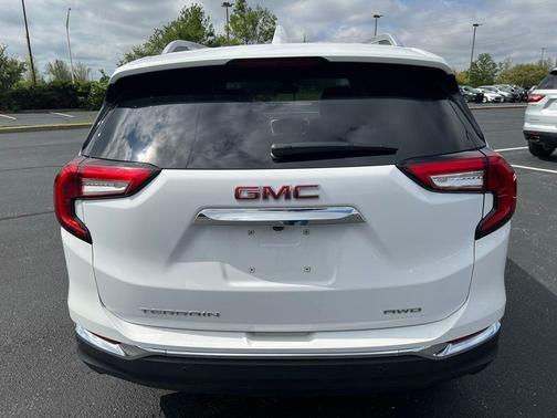 Summit White 2024 GMC Terrain SLT