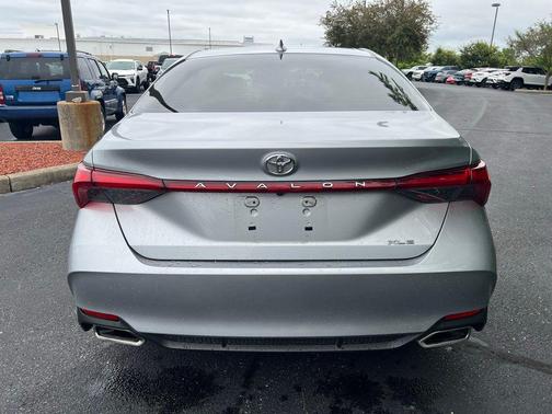 2021 Toyota Avalon XLE