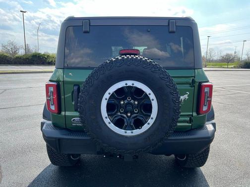 Eruption Green Metallic 2024 Ford Bronco Badlands