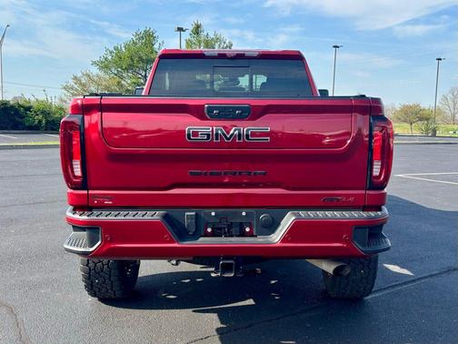 Cayenne Red Tintcoat 2022 GMC Sierra 2500 AT4