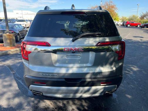 2023 GMC Acadia FWD SLT