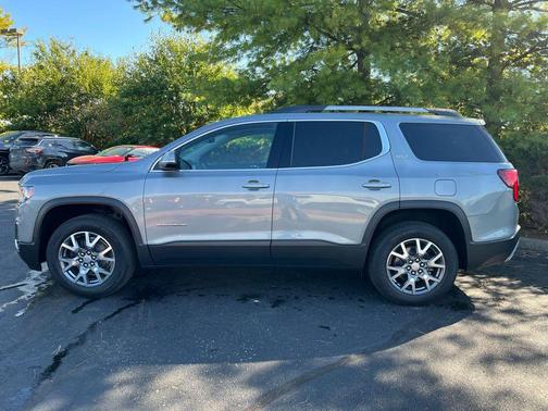 2023 GMC Acadia FWD SLT