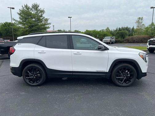 Summit White 2024 GMC Terrain SLT