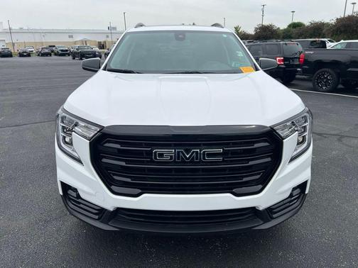 Summit White 2024 GMC Terrain SLT