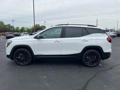 Summit White 2024 GMC Terrain SLT