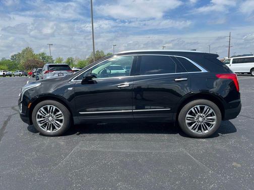 Stellar Black Metallic 2017 Cadillac XT5 Premium Luxury