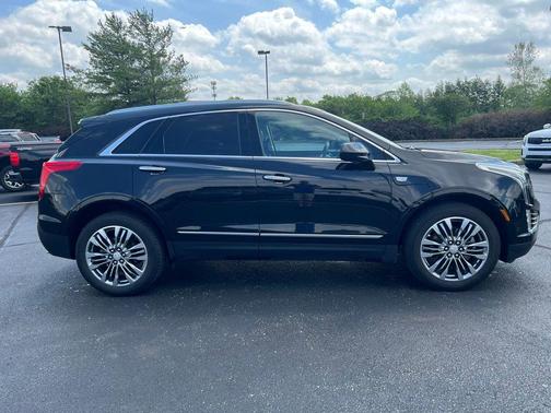 Stellar Black Metallic 2017 Cadillac XT5 Premium Luxury