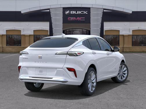 White Frost Tricoat 2026 Buick Envista Avenir FWD