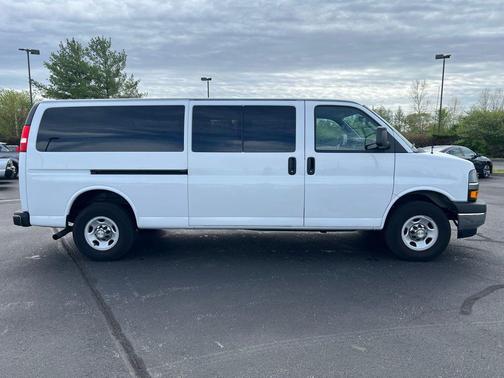 Summit White 2024 Chevrolet Express 3500 RWD 3500 Extended Wheelbase LT