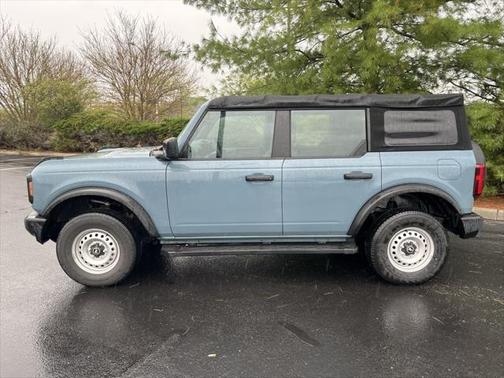 2022 Ford Bronco Base