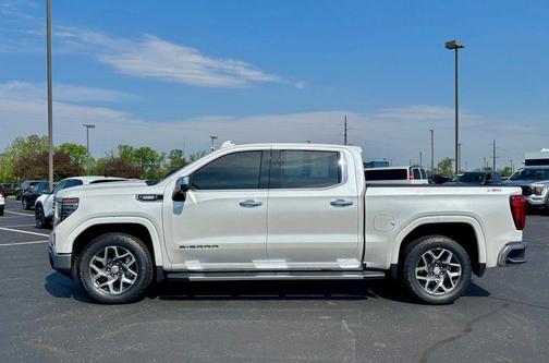 White Frost Tricoat 2023 GMC Sierra 1500 SLT