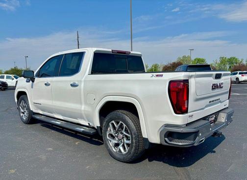 White Frost Tricoat 2023 GMC Sierra 1500 SLT