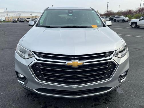 Silver Ice Metallic 2019 Chevrolet Traverse Premier