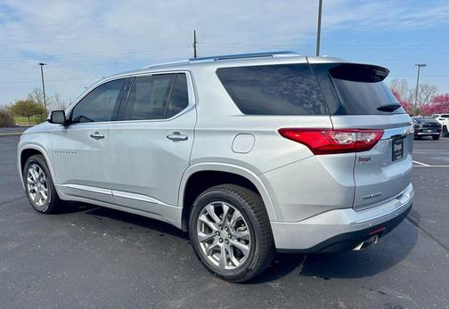 Silver Ice Metallic 2019 Chevrolet Traverse Premier