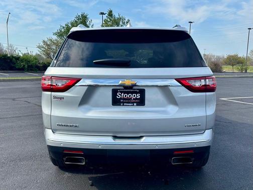 Silver Ice Metallic 2019 Chevrolet Traverse Premier