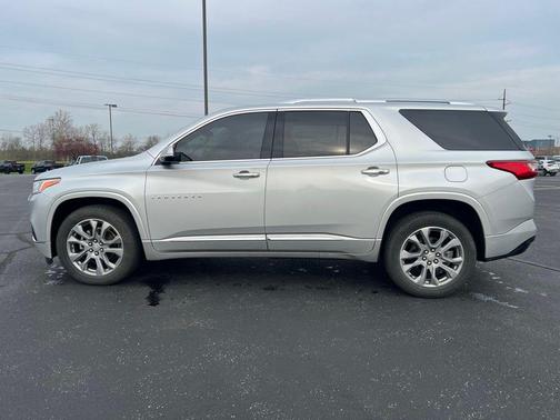 Silver Ice Metallic 2019 Chevrolet Traverse Premier