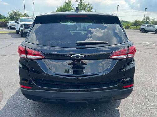 Mosaic Black Metallic 2024 Chevrolet Equinox LS