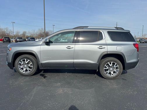 Sterling Metallic 2023 GMC Acadia FWD SLT