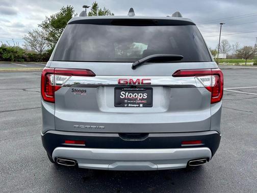 Sterling Metallic 2023 GMC Acadia FWD SLT