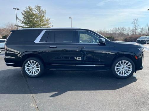 2024 Cadillac Escalade ESV Luxury