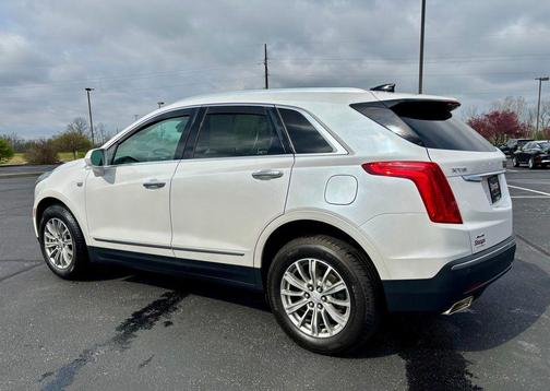 Crystal White Tricoat 2017 Cadillac XT5 Luxury