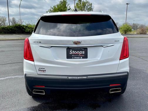 Crystal White Tricoat 2017 Cadillac XT5 Luxury