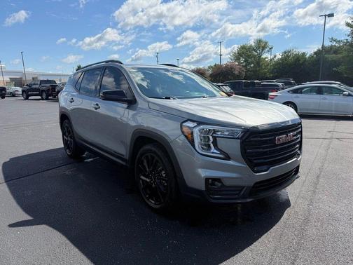 Sterling Metallic 2024 GMC Terrain SLT