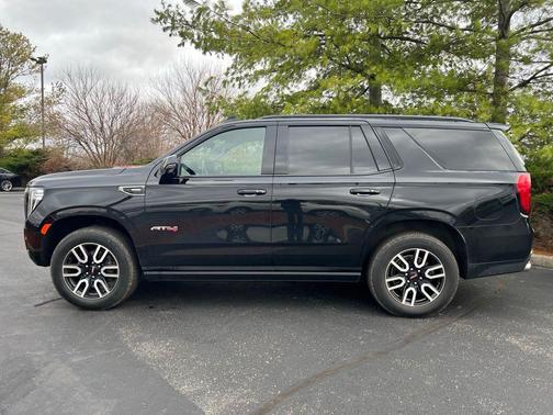 2022 GMC Yukon 4WD AT4