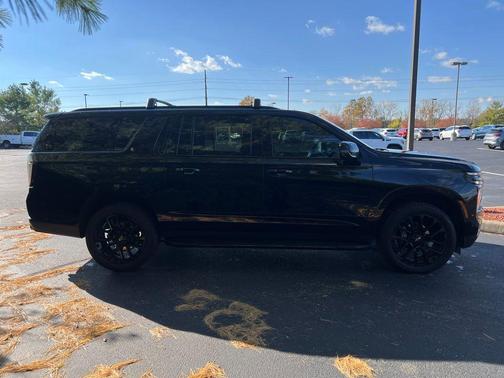 2025 Chevrolet Suburban RST