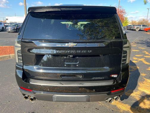 2025 Chevrolet Suburban RST